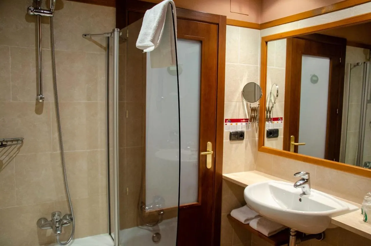 Albares Hotel Vielha 3*,